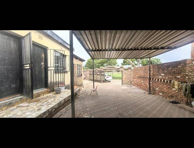 0 BEDROOM HOUSE FOR SALE IN MOROKA